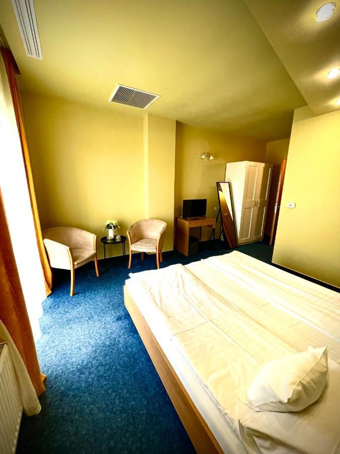 Hotel Torontal Тимишоара Экстерьер фото