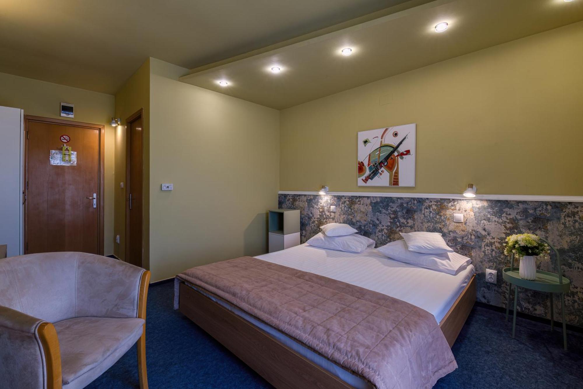 Hotel Torontal Тимишоара Экстерьер фото