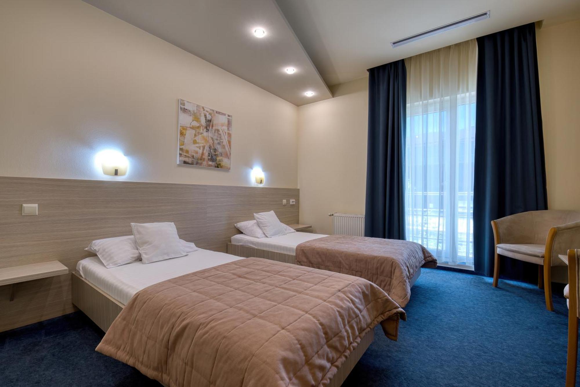 Hotel Torontal Тимишоара Экстерьер фото