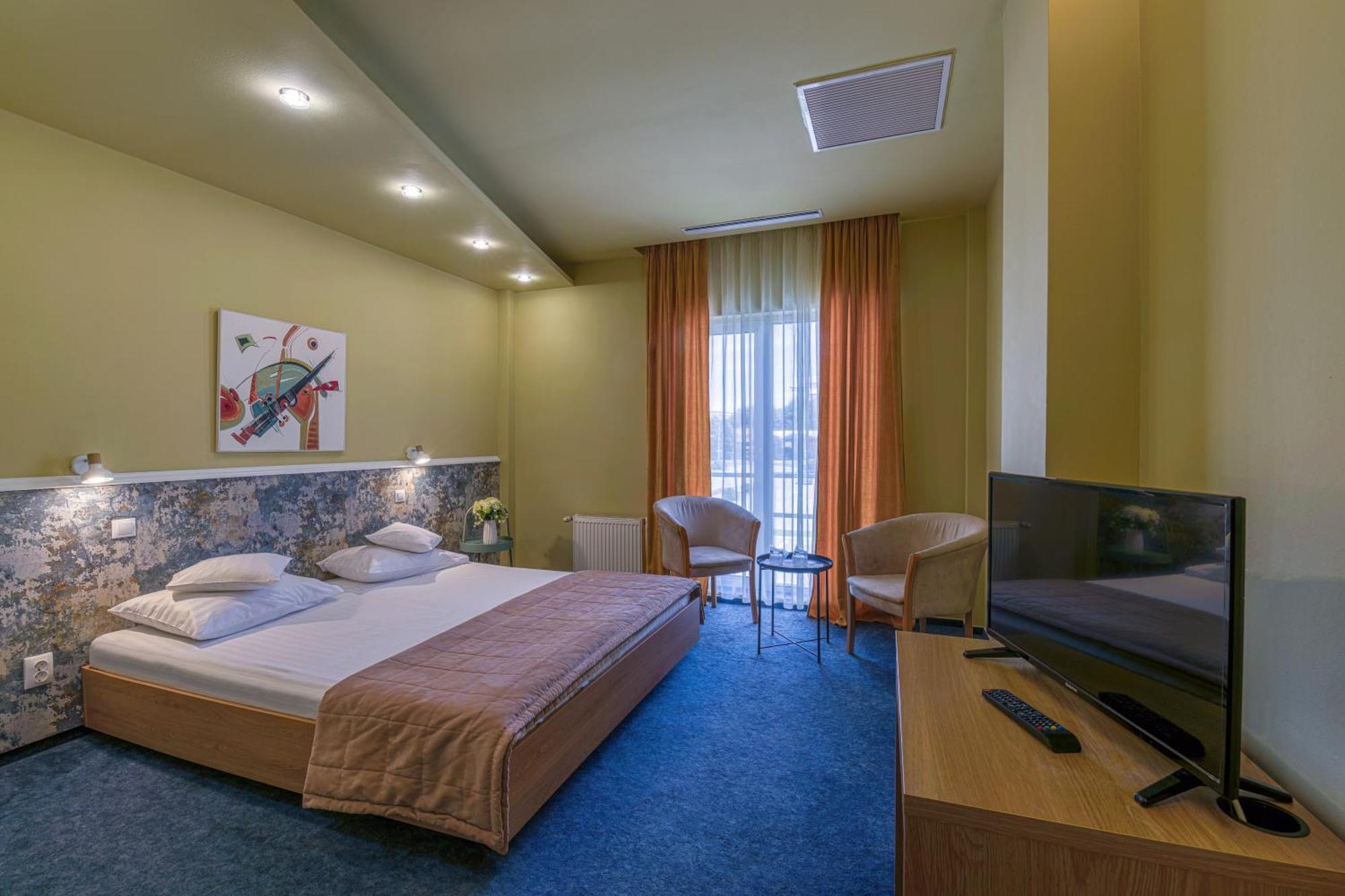 Hotel Torontal Тимишоара Экстерьер фото