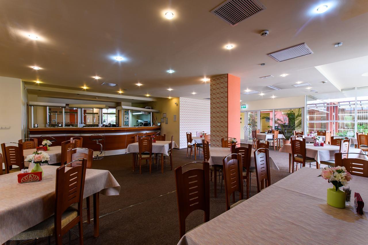 Hotel Torontal Тимишоара Экстерьер фото