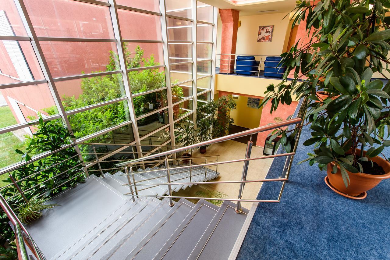 Hotel Torontal Тимишоара Экстерьер фото